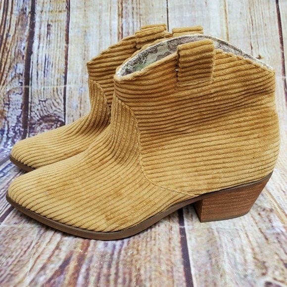 Band of Gypsies Western Delta Corduroy Ankle Boots - Picture 1 of 8